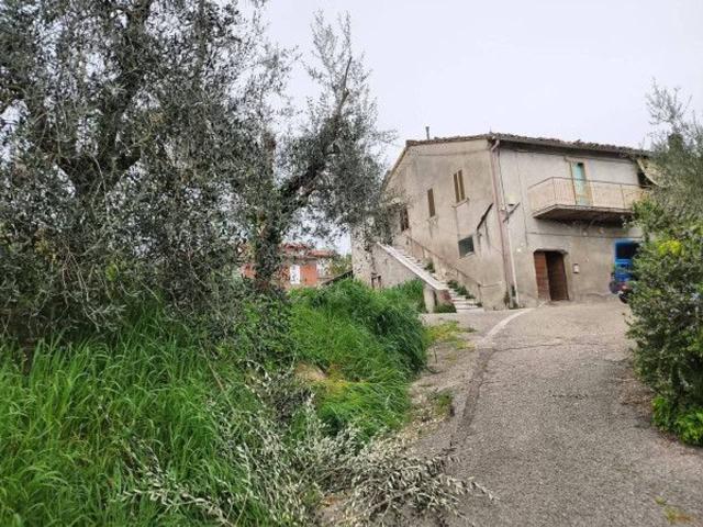 Terratetto plurifamiliare in vendita a Perugia