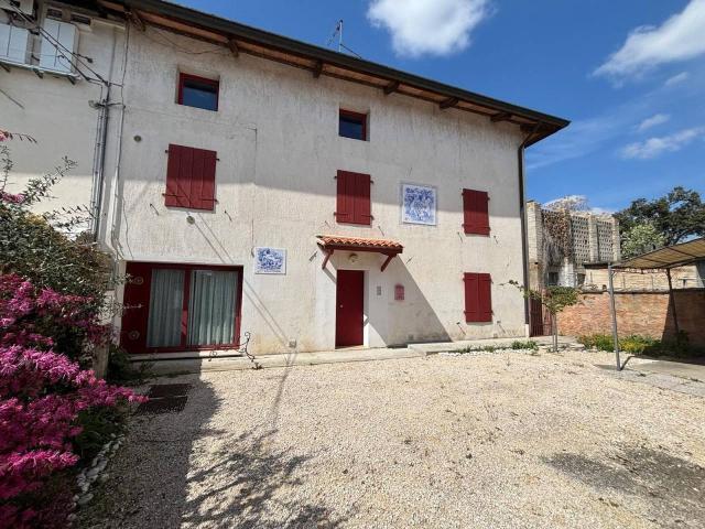 Terratetto plurifamiliare in vendita a Pocenia