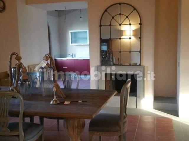 Terratetto plurifamiliare 170 m², ottimo stato, Empoli