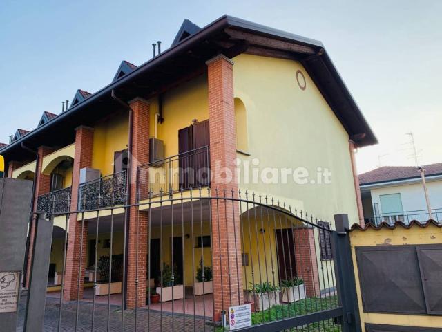 Terratetto unifamiliare via Giuseppe Bianchi, Centro, Jerago con Orago