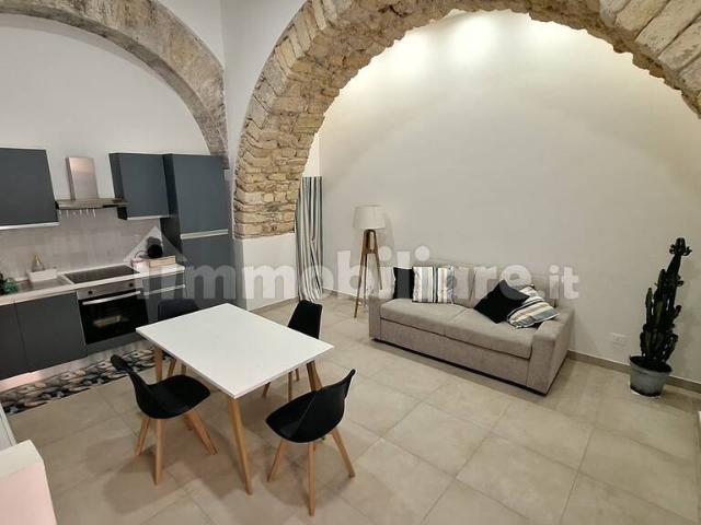 Terratetto unifamiliare via della Salute, 4 b, Centro Storico, Tarquinia
