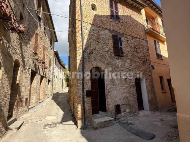 Terratetto unifamiliare via San Niccolò 1, Centro, Bevagna