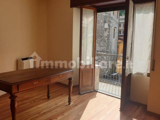 Terratetto unifamiliare via Principale 17, Centro, Varallo