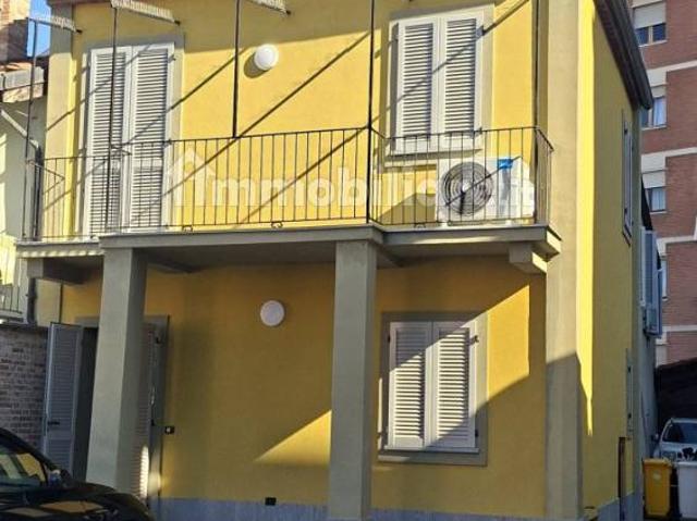 Terratetto unifamiliare via Urbano Rattazzi, Centro, Alba