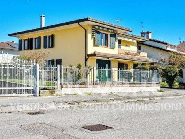 Terratetto unifamiliare in vendita a Due Carrare