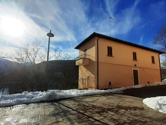 Terratetto unifamiliare in vendita a Foligno