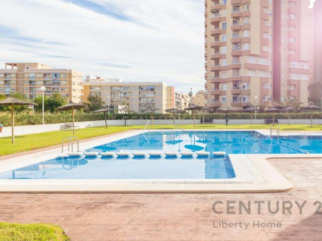 Terraza privada con vistas a pasos del mar