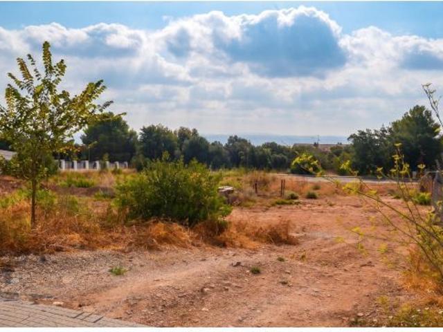 Terreny urbà de 555 m2 en venda a la urbanització Mas Gassol – Alcover