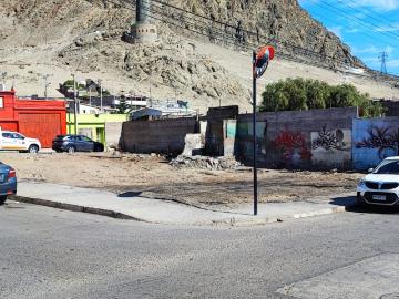 Terreno muy central 3 esquinas