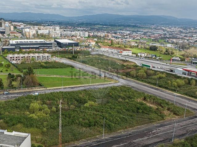 Terreno, Maximinos Sé Cividade