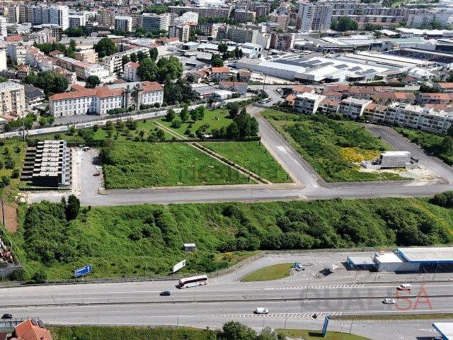 Terreno, Maximinos Sé Cividade