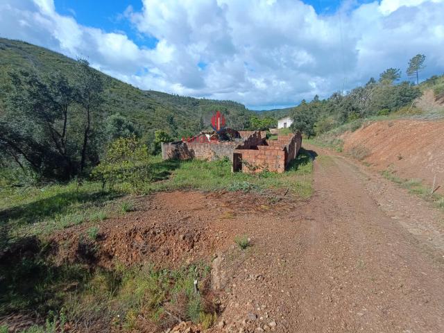 Terreno Misto com 178250m2 com Ruina com 97m2