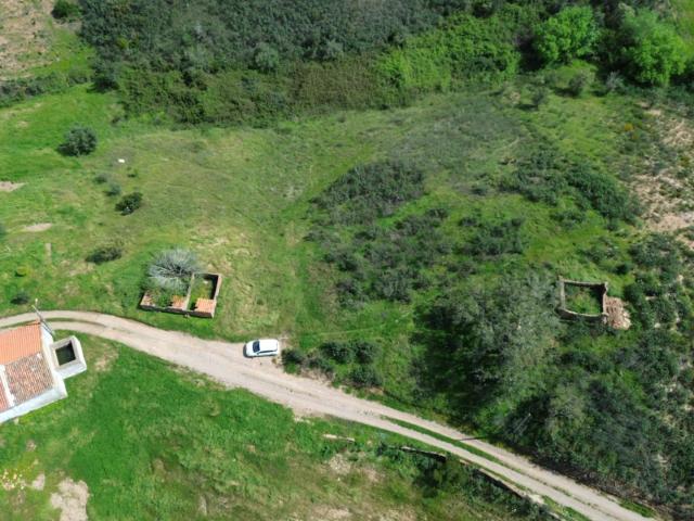 Terreno misto com 2 ruínas S. Marcos da Serra
