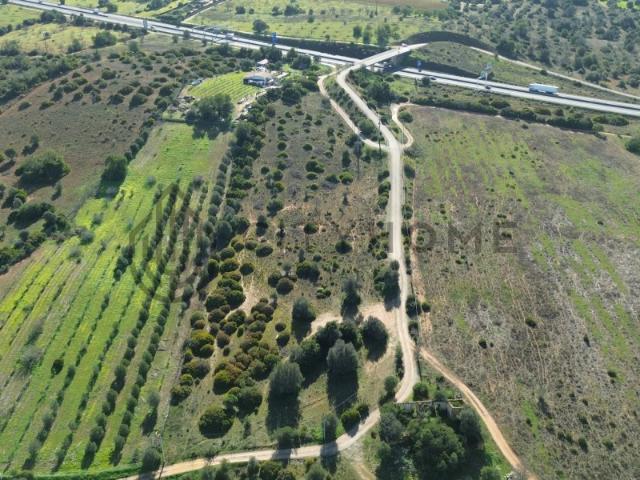 Terreno misto com viabilidade de construção na Guia Albufeira