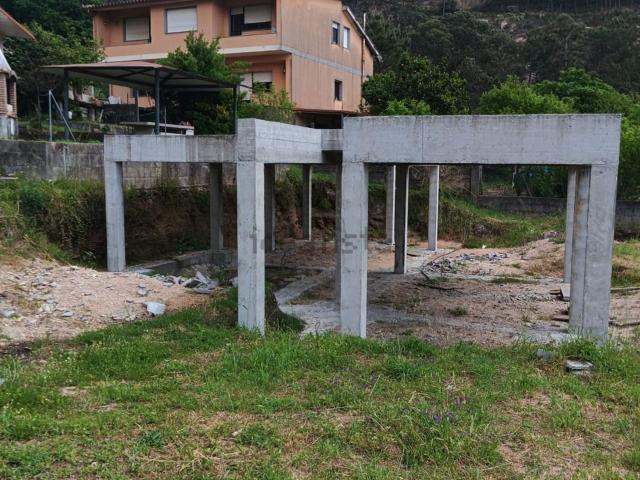 Terreno, Mos