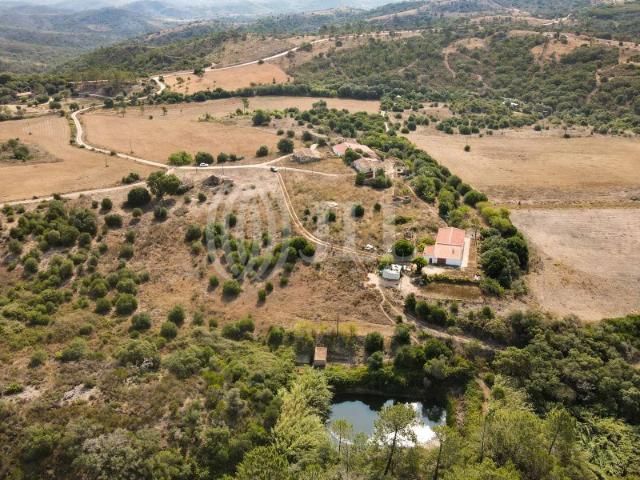 Terreno, na Bordeira, em Aljezur, Algarve
