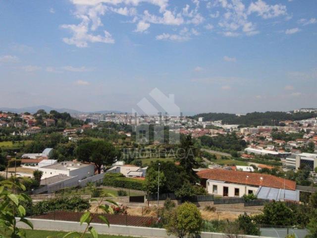 Terreno, Nogueiró e Tenões