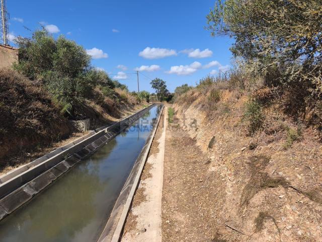 Terreno, Odiáxere