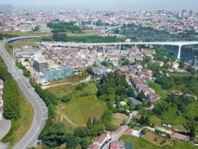 TERRENO OPORTUNIDADE ÚNICA DE INVESTIMENTO EM VILA NOVA DE GAIA!