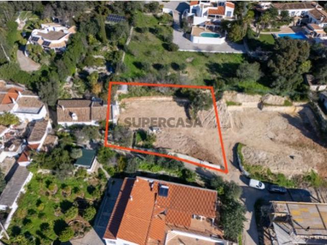 Terreno orientado a sul na suave serra de São Brás de Alportel com projeto aprovado e terraplenagens concluídas