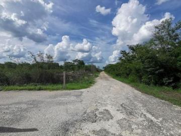 Terreno atrás de Cabo Norte en Tixcuytun Mérida
