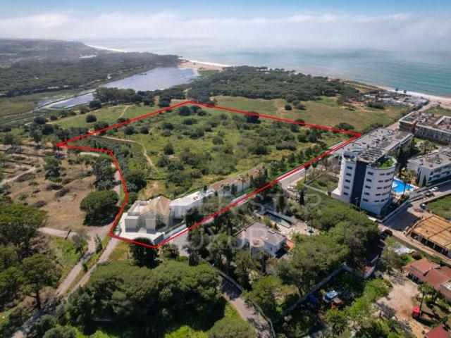 Terreno a 100 metros da praia em Quarteira com 2.4 ha