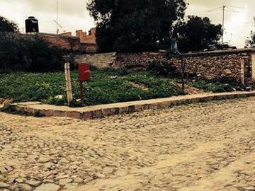 TERRENO A DOS CALLES DEL CENTRO DE MINERAL DE POZOS