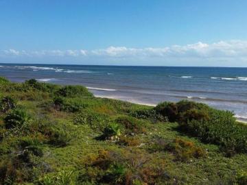 Terreno a pasos del mar con club de playa, uso de alta densidad, venta, Mahahual