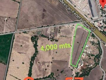 Terreno a pie de carretera a San Luis Potosí Frente al parque Opción
