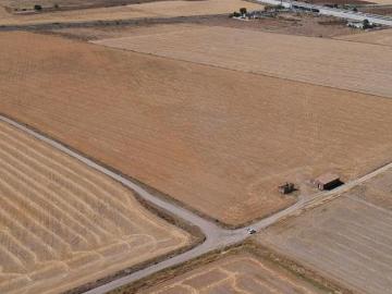 TERRENO A PIE DE CARRETERA A 20 MINUTOS DE PACHUCA