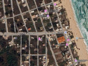 Terreno a unos metros de la Playa
