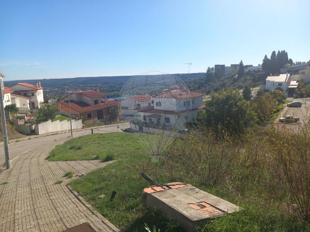 Terreno à venda em Abrantes