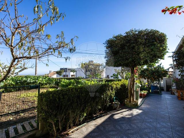 Terreno à venda em Odivelas