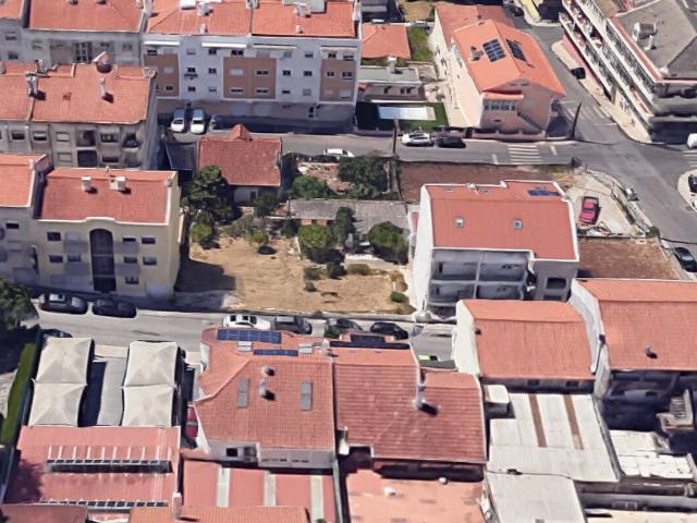 Terreno à venda em Odivelas