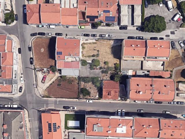 Terreno à venda em Odivelas