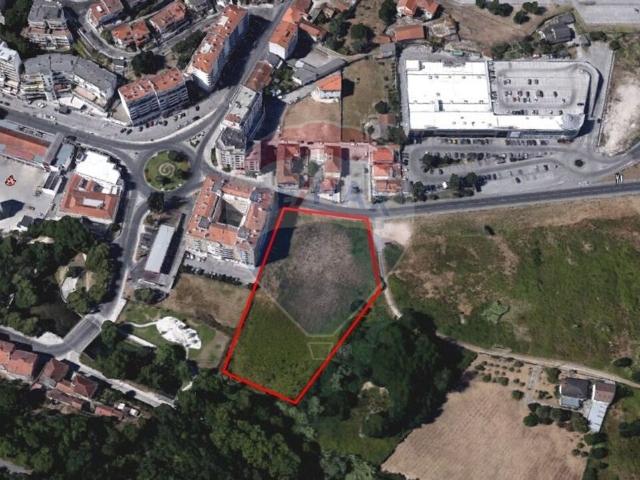 Terreno à venda em Leiria