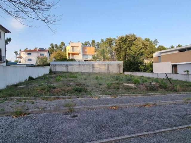 Terreno à venda em Leiria