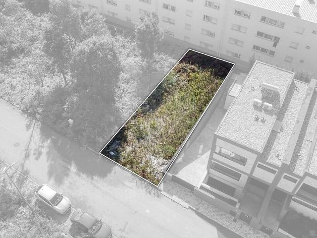 Terreno à venda em Vila Nova de Gaia
