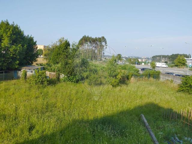 Terreno à venda em Maia