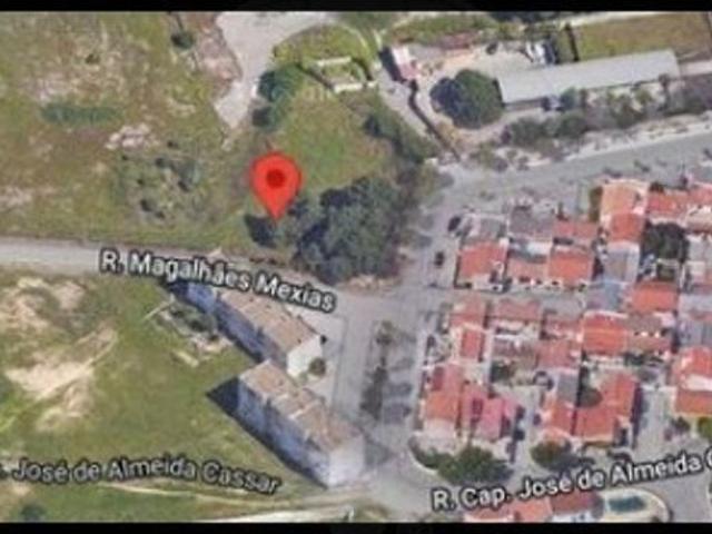 Terreno à venda em Pinheirinhos