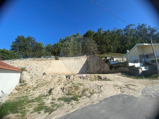 Terreno à venda em Vila Nova de Famalicão