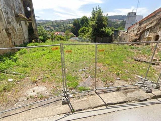 Terreno à venda em Vila Nova de Gaia