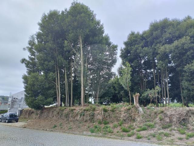 Terreno à venda em Vila Nova de Gaia