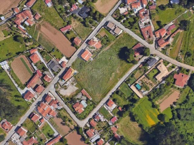 Terreno à venda em Vila Nova de Gaia