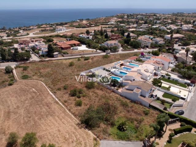 Terreno à Venda na Encantadora Vila da Luz próximo da Praia da Luz