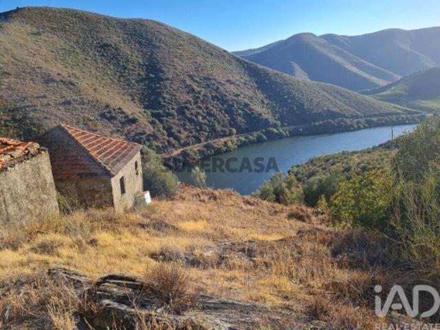 Terreno Agrícola em Urros e Peredo dos Castelhanos