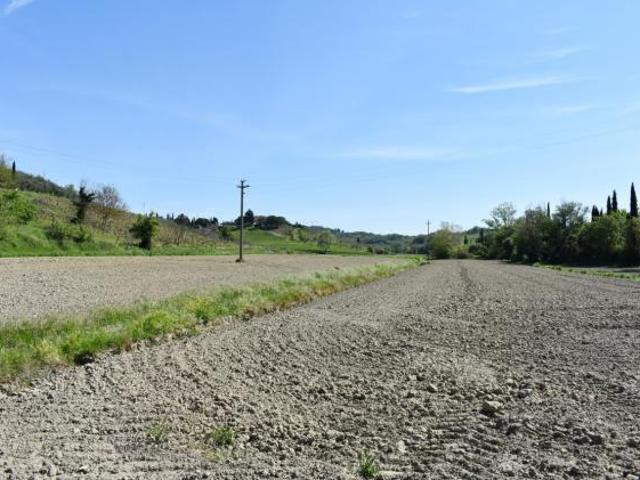 TERRENO AGRICOLO di 1 vani e di 23490 mq CASTELFIORENTINO rif. C 225