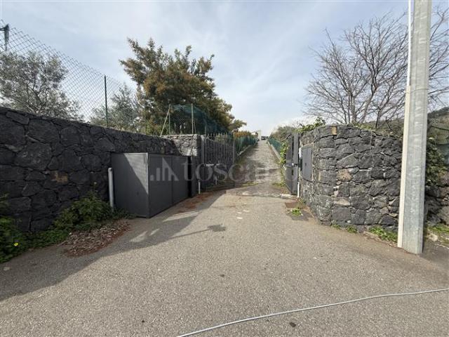 Terreno Agricolo di 4440 mq a Aci Castello