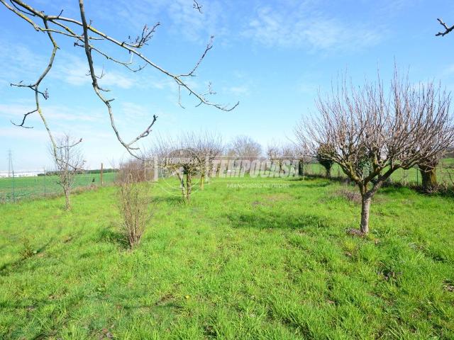 Terreno agricolo in vendita a Caronno Pertusella