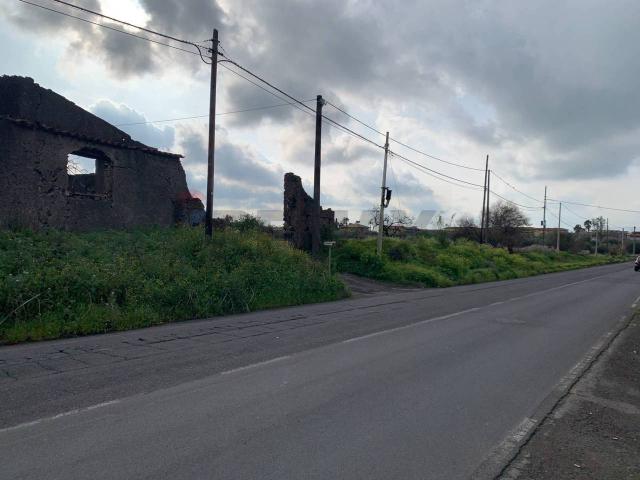 Terreno agricolo in vendita a Motta Sant'Anastasia
